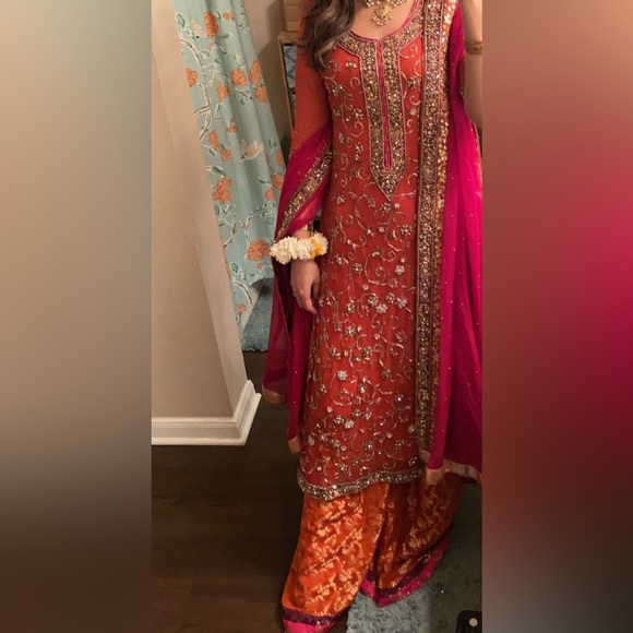 Fashion ka Ghar wedding wear. (Pakistani/ Indian) - Picture 3 of 9